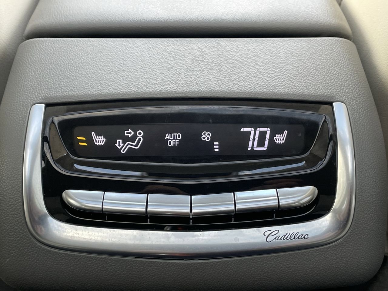 Thumbnail: 2024 Cadillac XT6 - 23