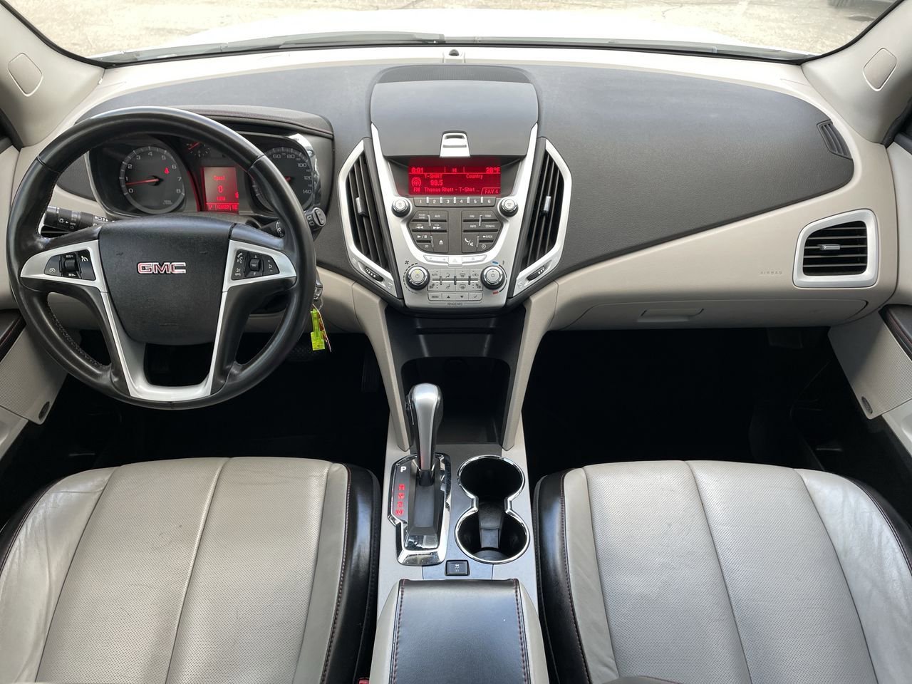 Thumbnail: 2010 GMC Terrain - 22