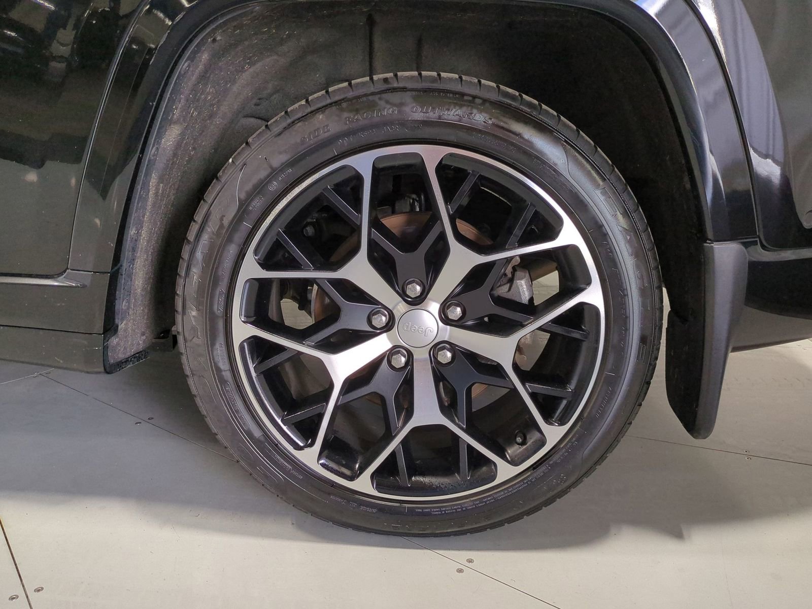 Thumbnail: 2022 Jeep Grand Cherokee - 13