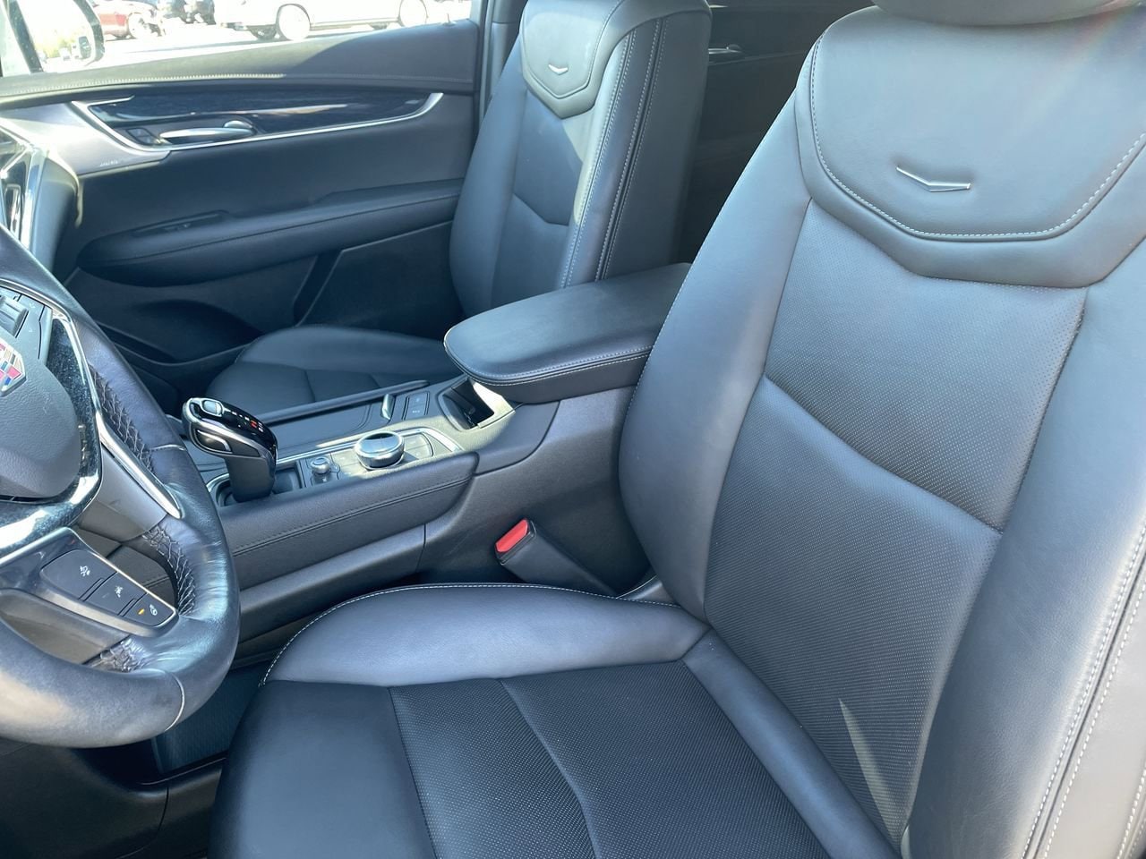 Thumbnail: 2023 Cadillac XT5 - 12