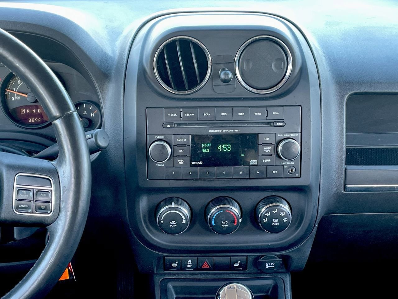 Thumbnail: 2015 Jeep Patriot - 13