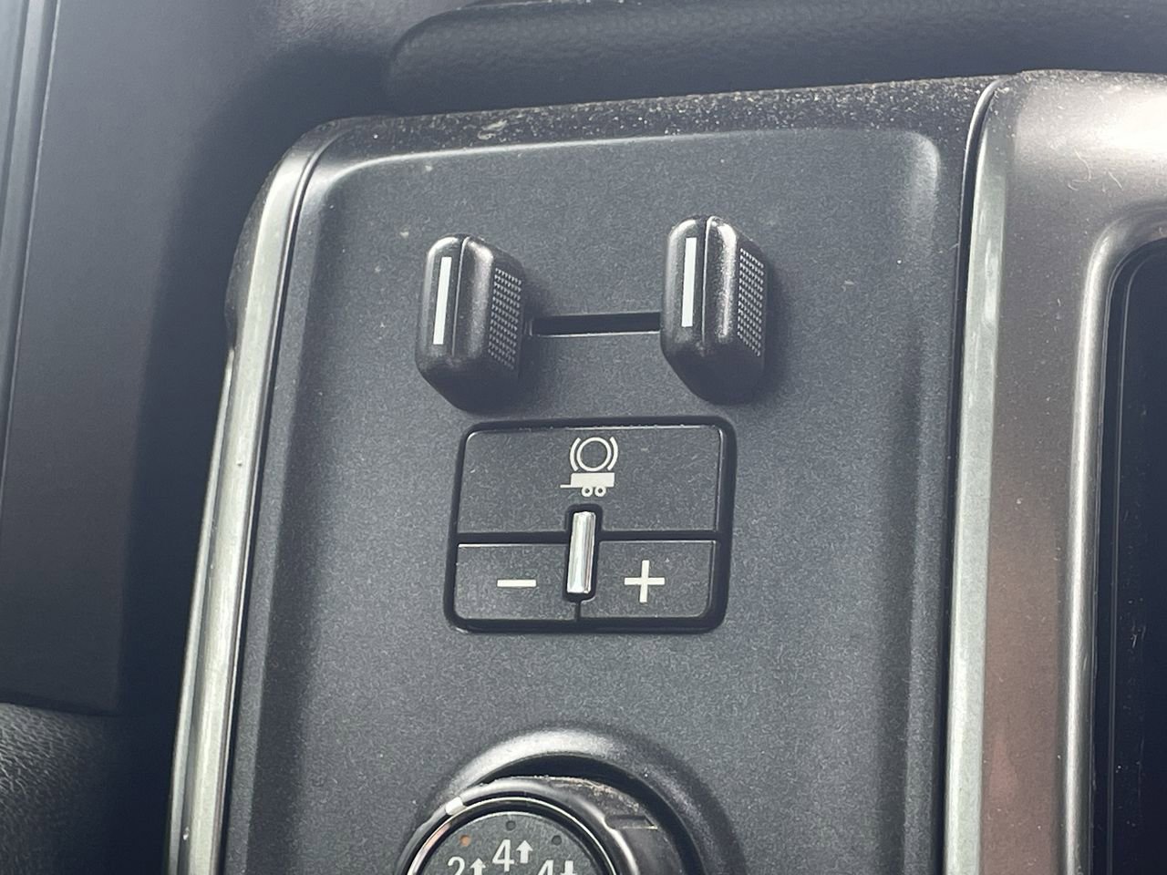 Thumbnail: 2019 Chevrolet Silverado 2500 - 25