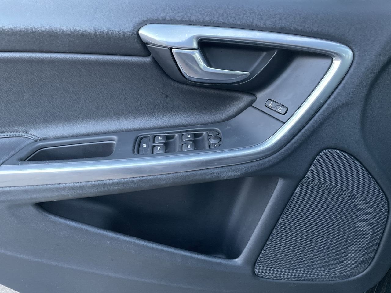 Thumbnail: 2016 Volvo S60 - 30