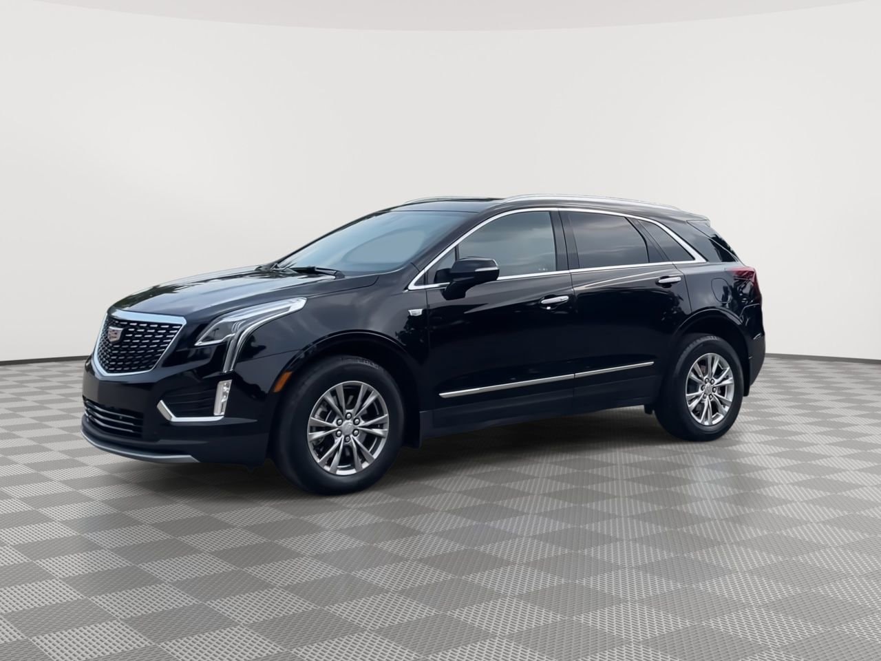 Thumbnail: 2023 Cadillac XT5 - 4