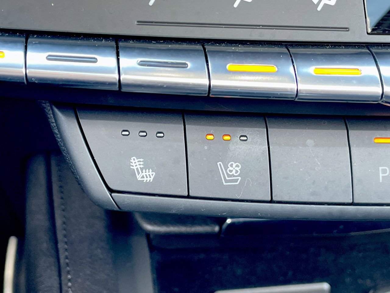 Thumbnail: 2023 Cadillac XT4 - 23