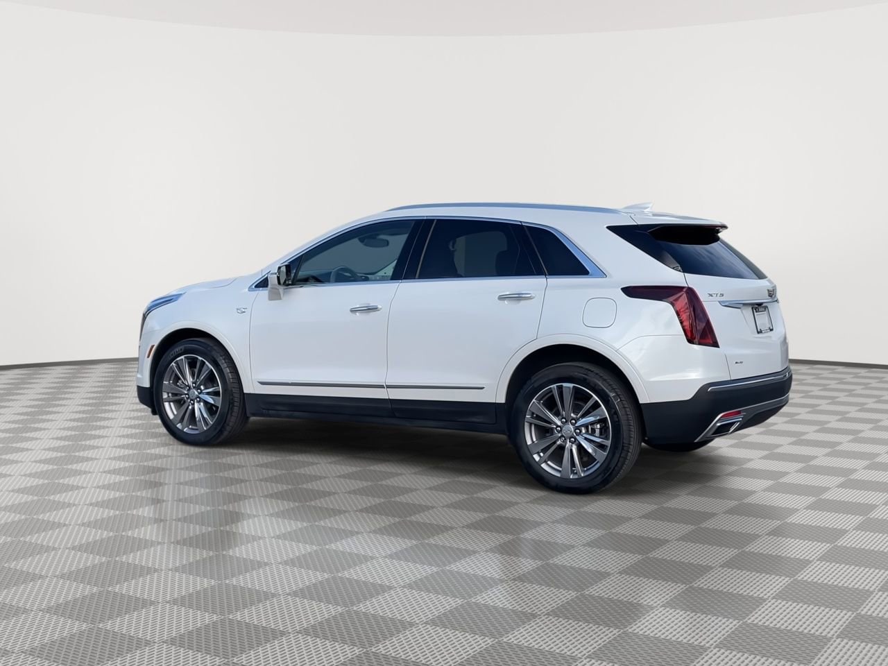 Thumbnail: 2025 Cadillac XT5 - 6