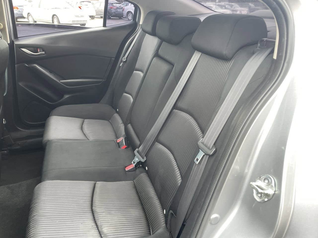 Thumbnail: 2016 Mazda Mazda3 - 18