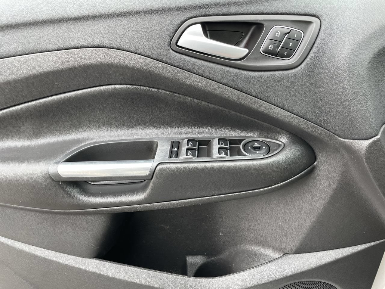 Thumbnail: 2017 Ford Escape - 40