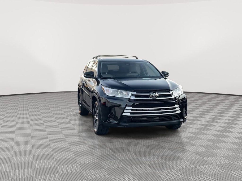 Used 2019 Toyota Highlander LE