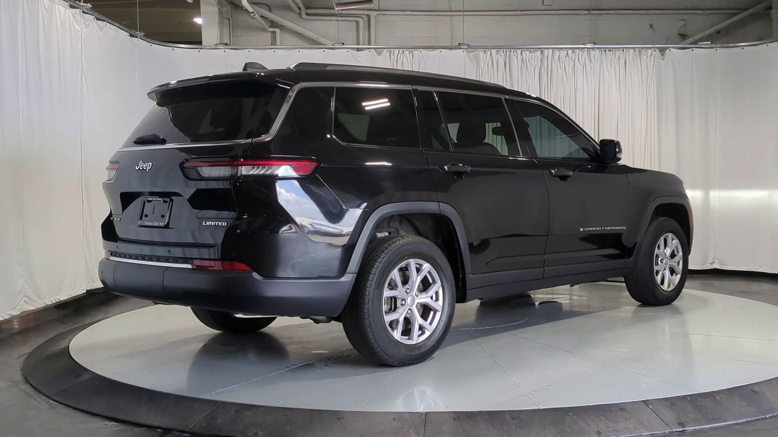 Thumbnail: 2022 Jeep Grand Cherokee L - 8