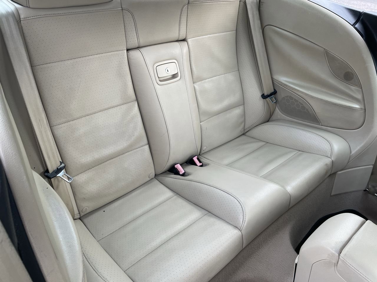 Thumbnail: 2010 Volkswagen Eos - 15
