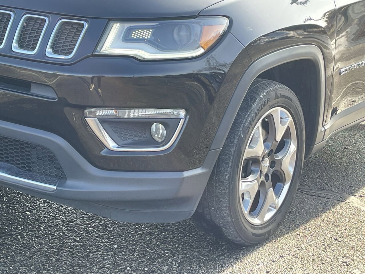 Thumbnail: 2018 Jeep Compass - 38