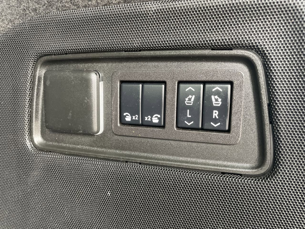 Thumbnail: 2024 Cadillac Escalade - 18