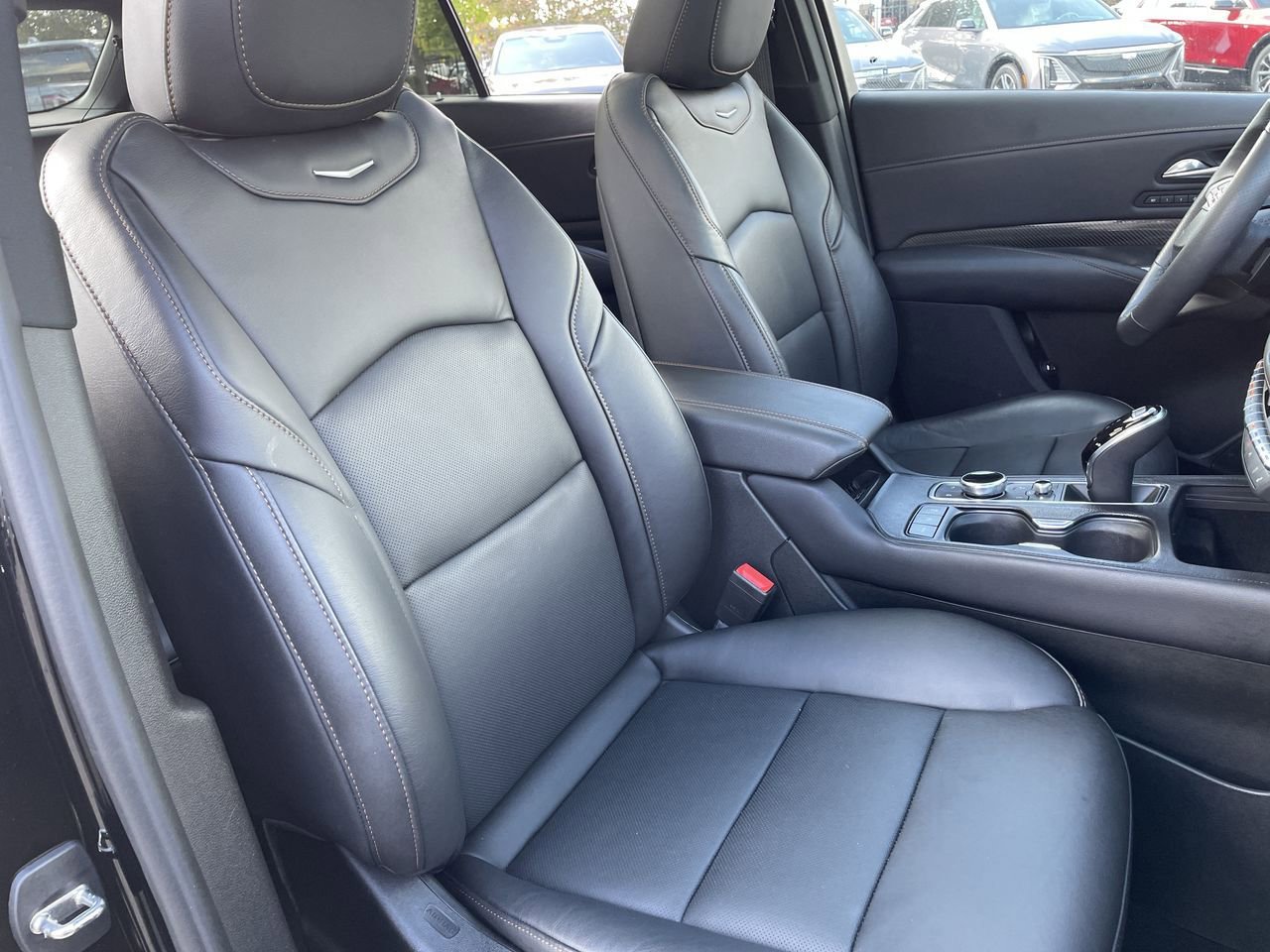 Thumbnail: 2023 Cadillac XT4 - 14