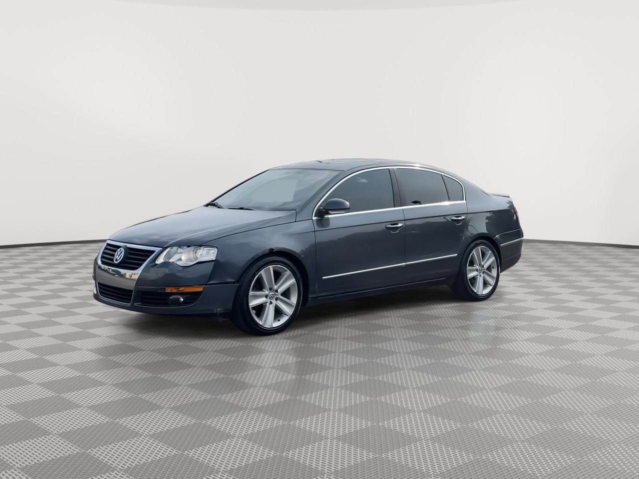 Thumbnail: 2010 Volkswagen Passat - 4