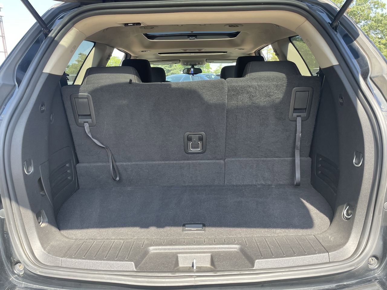 Thumbnail: 2016 Chevrolet Traverse - 17