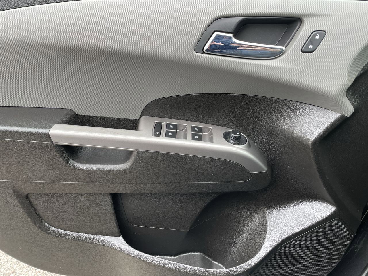 Thumbnail: 2020 Chevrolet Sonic - 30