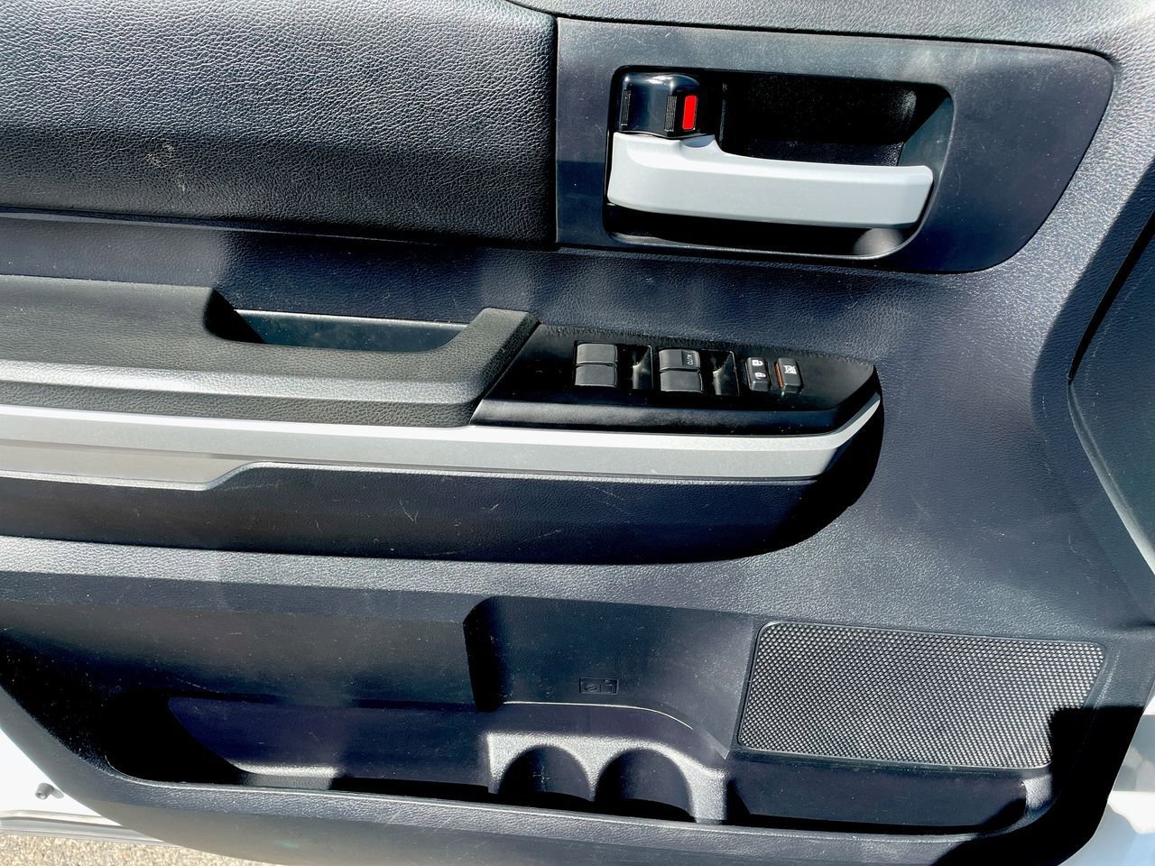 Thumbnail: 2016 Toyota Tundra - 30