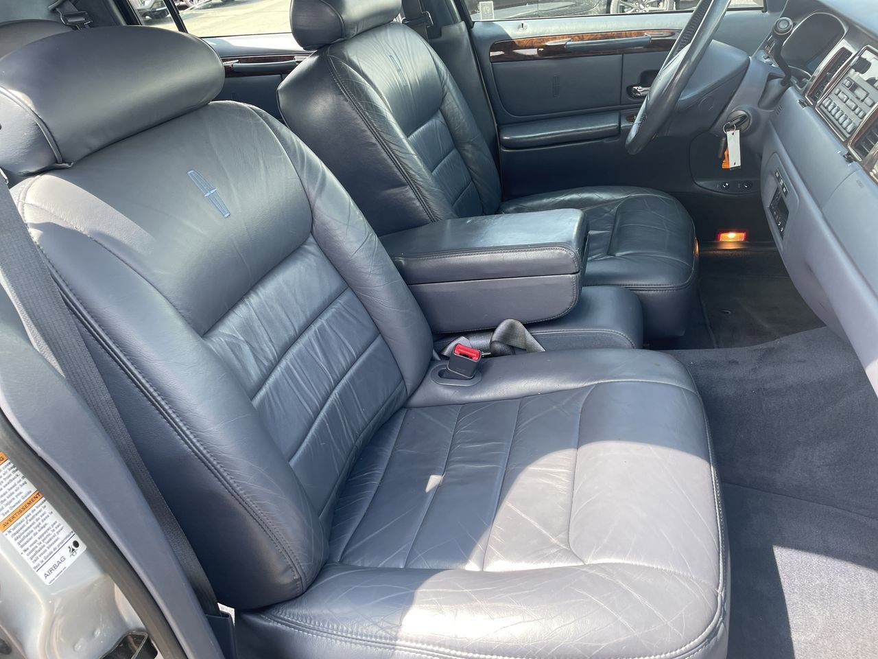 Thumbnail: 2000 Lincoln Town Car - 14
