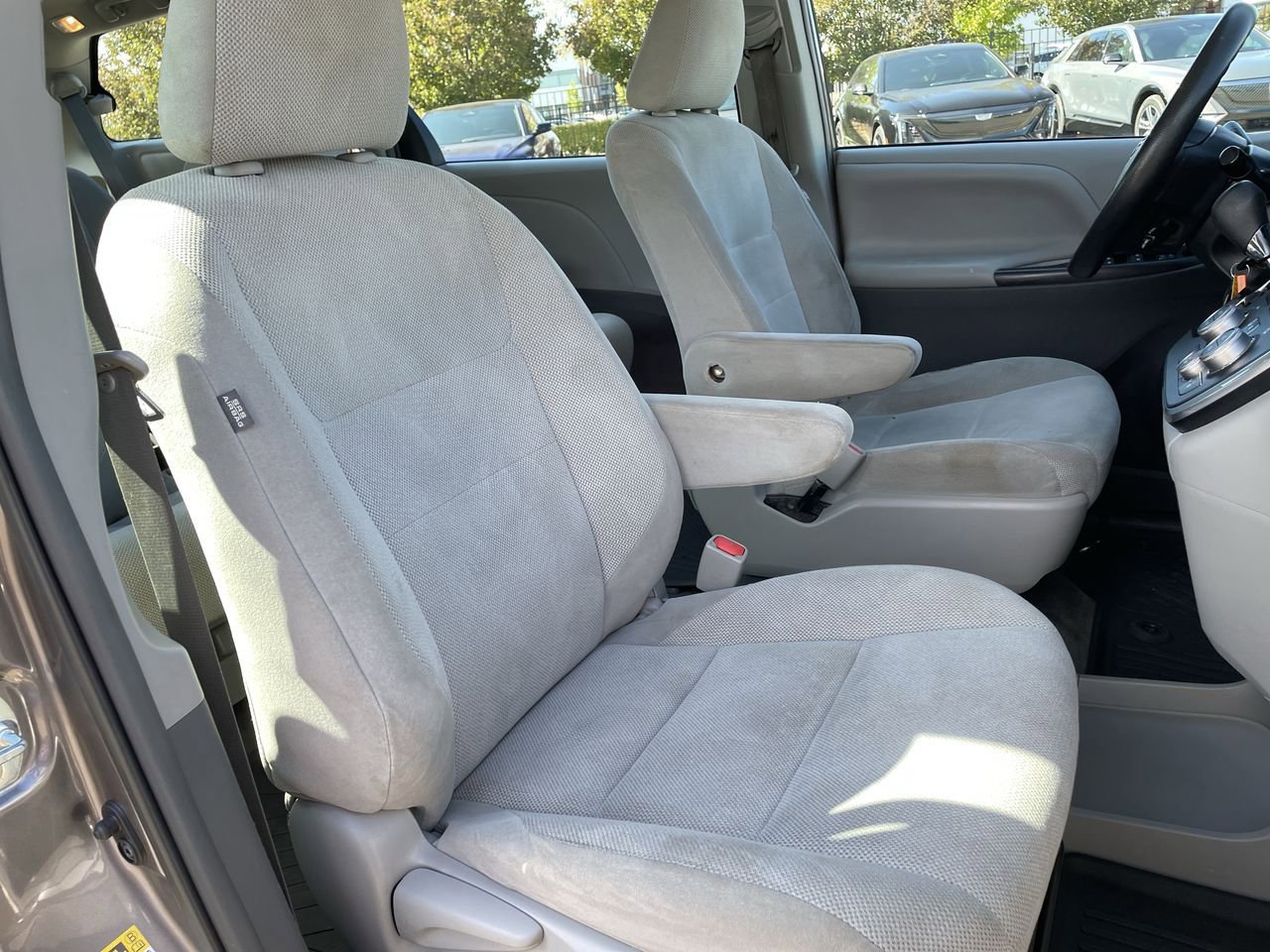 Thumbnail: 2017 Toyota Sienna - 14