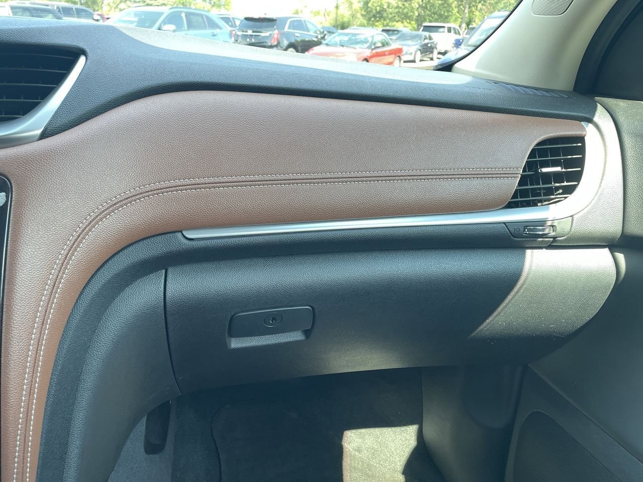 Thumbnail: 2016 Chevrolet Traverse - 16