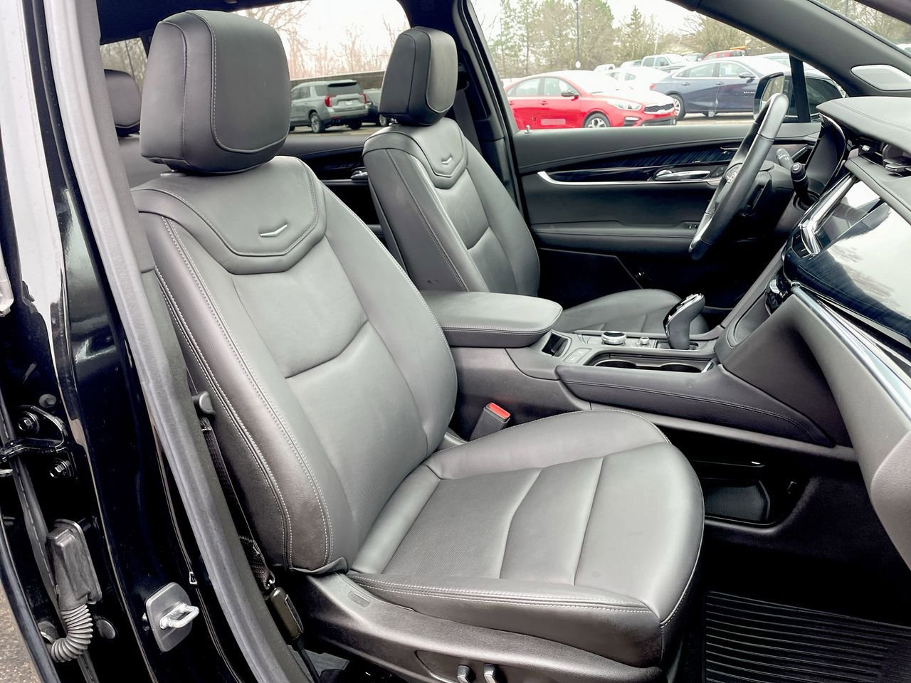 Thumbnail: 2023 Cadillac XT6 - 14