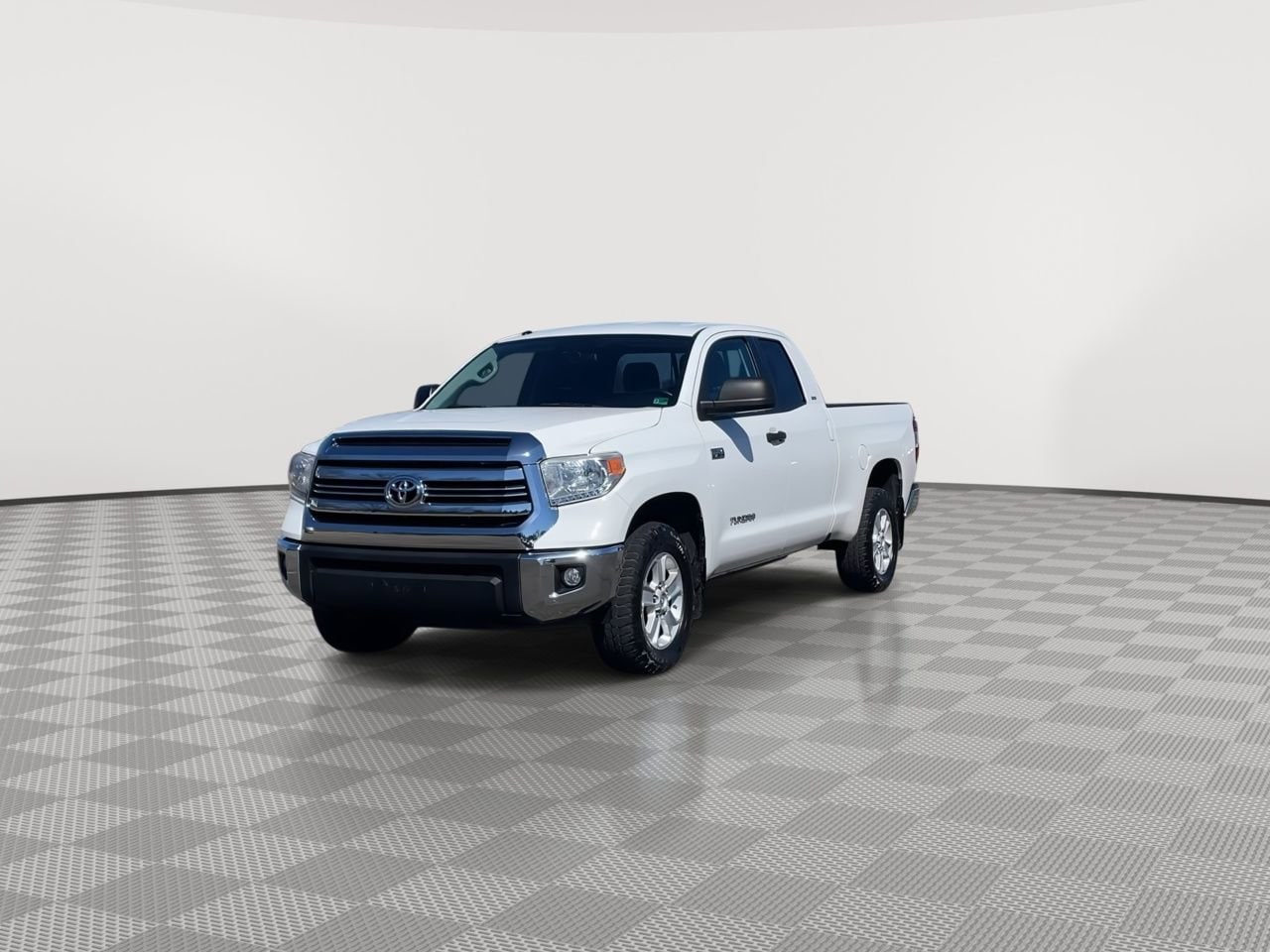 Thumbnail: 2016 Toyota Tundra - 4