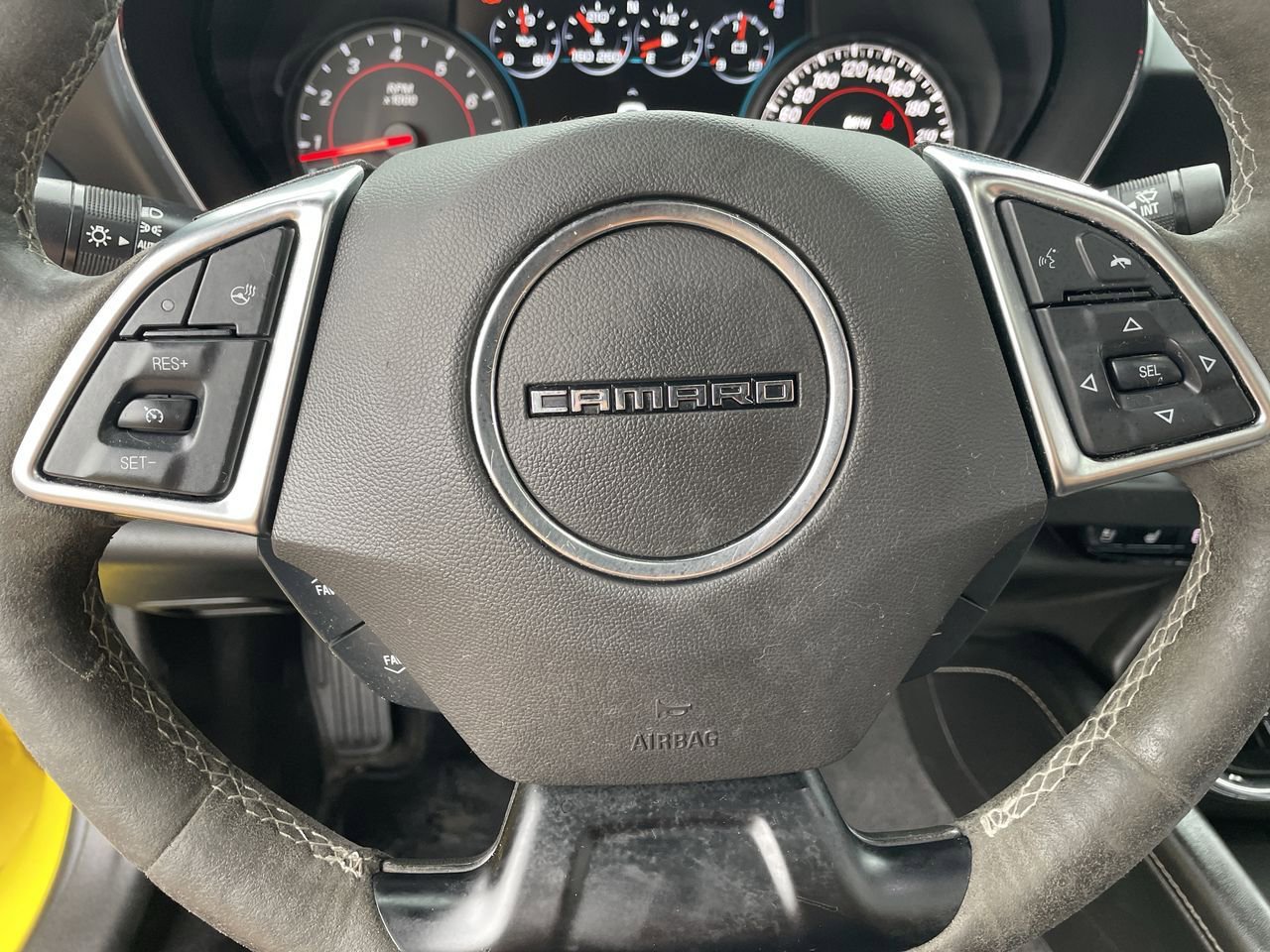 Thumbnail: 2018 Chevrolet Camaro - 10