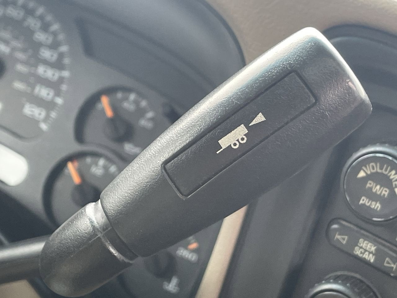 Thumbnail: 2005 Chevrolet Suburban - 26