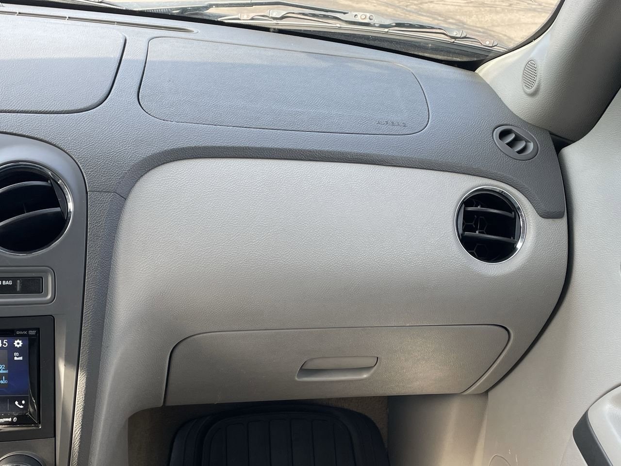 Thumbnail: 2010 Chevrolet HHR - 16