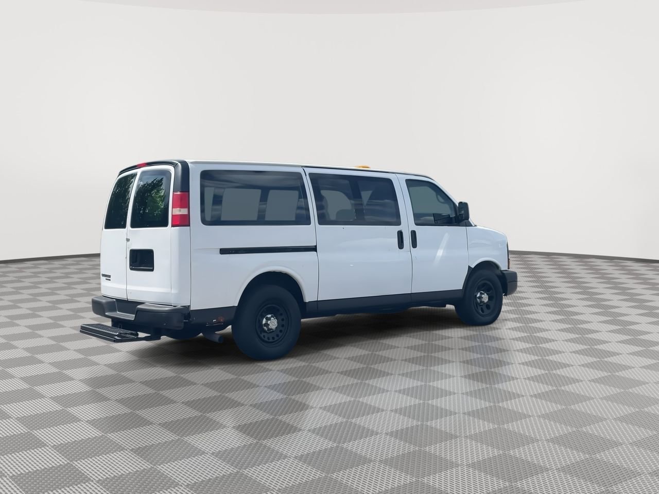 Thumbnail: 2014 Chevrolet Express - 8
