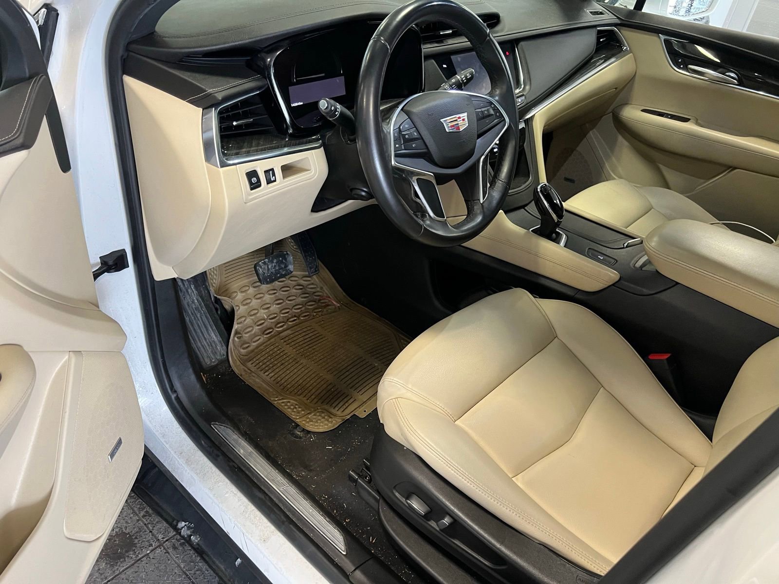 Thumbnail: 2017 Cadillac XT5 - 5