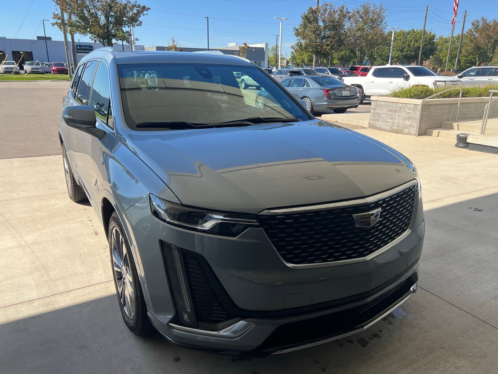 Thumbnail: 2023 Cadillac XT6 - 4