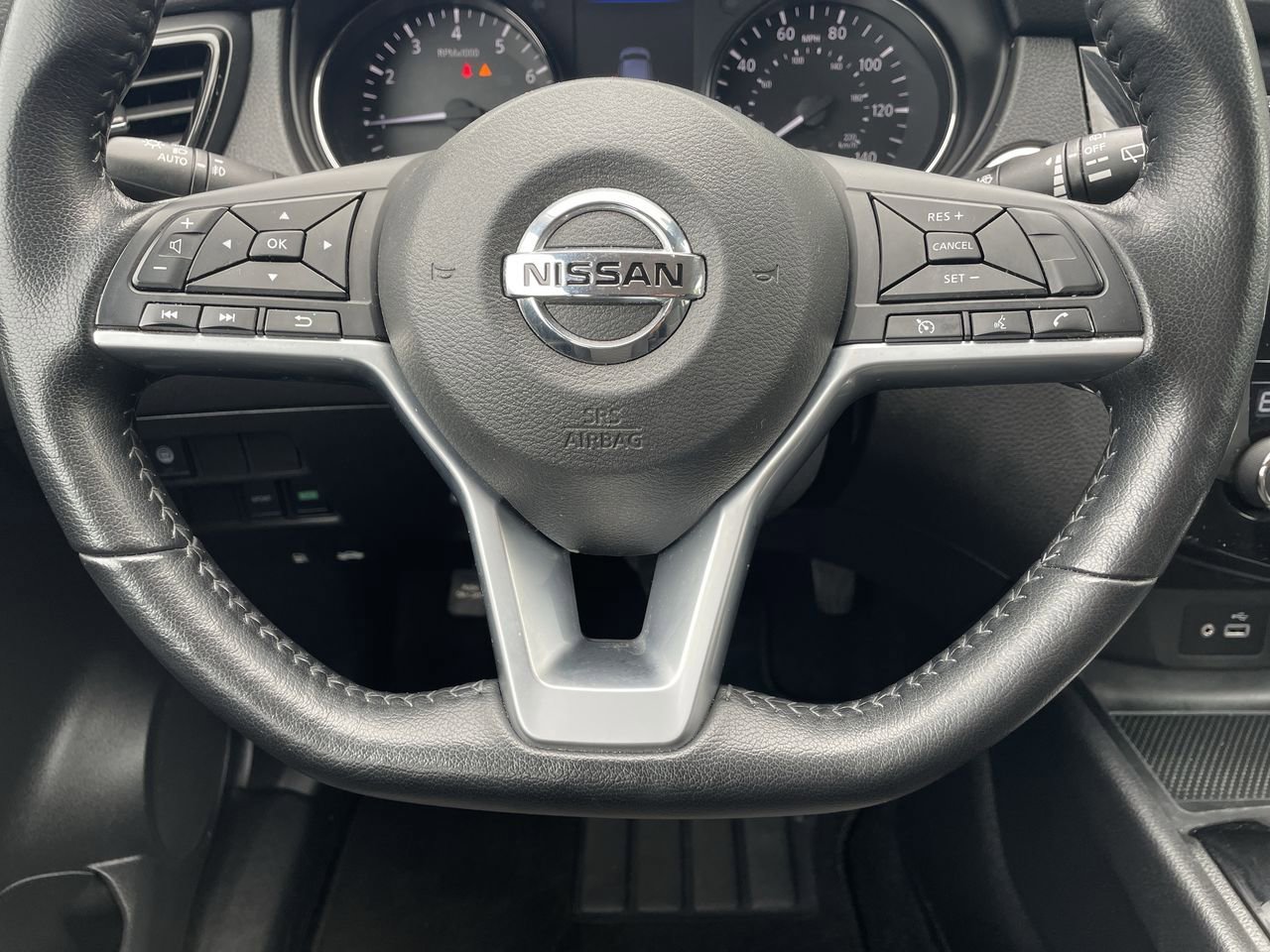 Thumbnail: 2022 Nissan Rogue Sport - 10