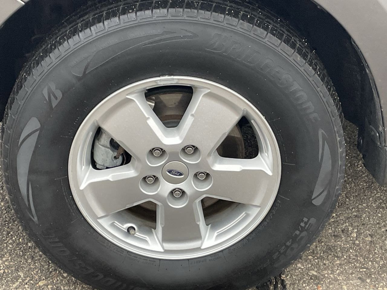 Thumbnail: 2012 Ford Escape - 32