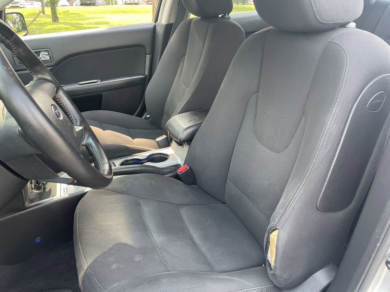 Thumbnail: 2010 Ford Fusion - 12