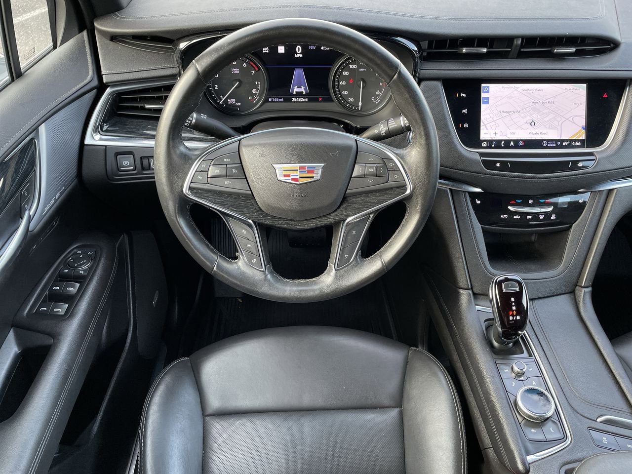 Thumbnail: 2023 Cadillac XT5 - 11