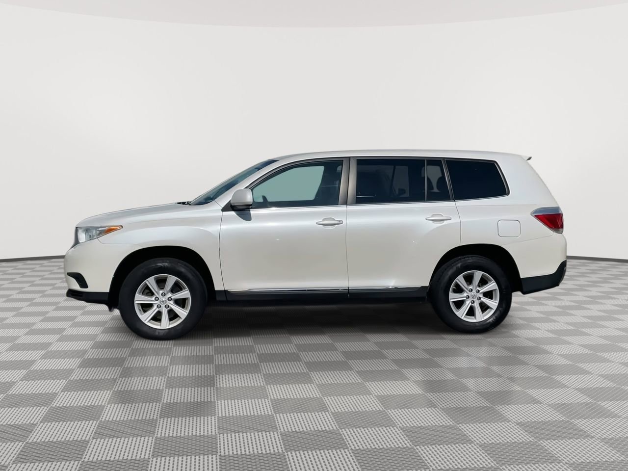 Thumbnail: 2013 Toyota Highlander - 5