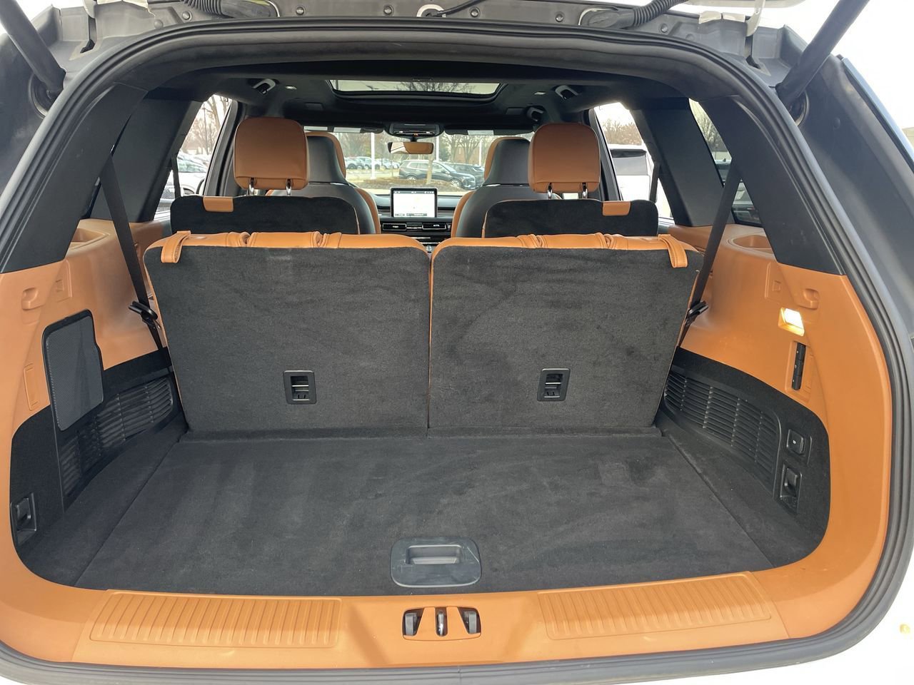 Thumbnail: 2024 Lincoln Aviator - 17