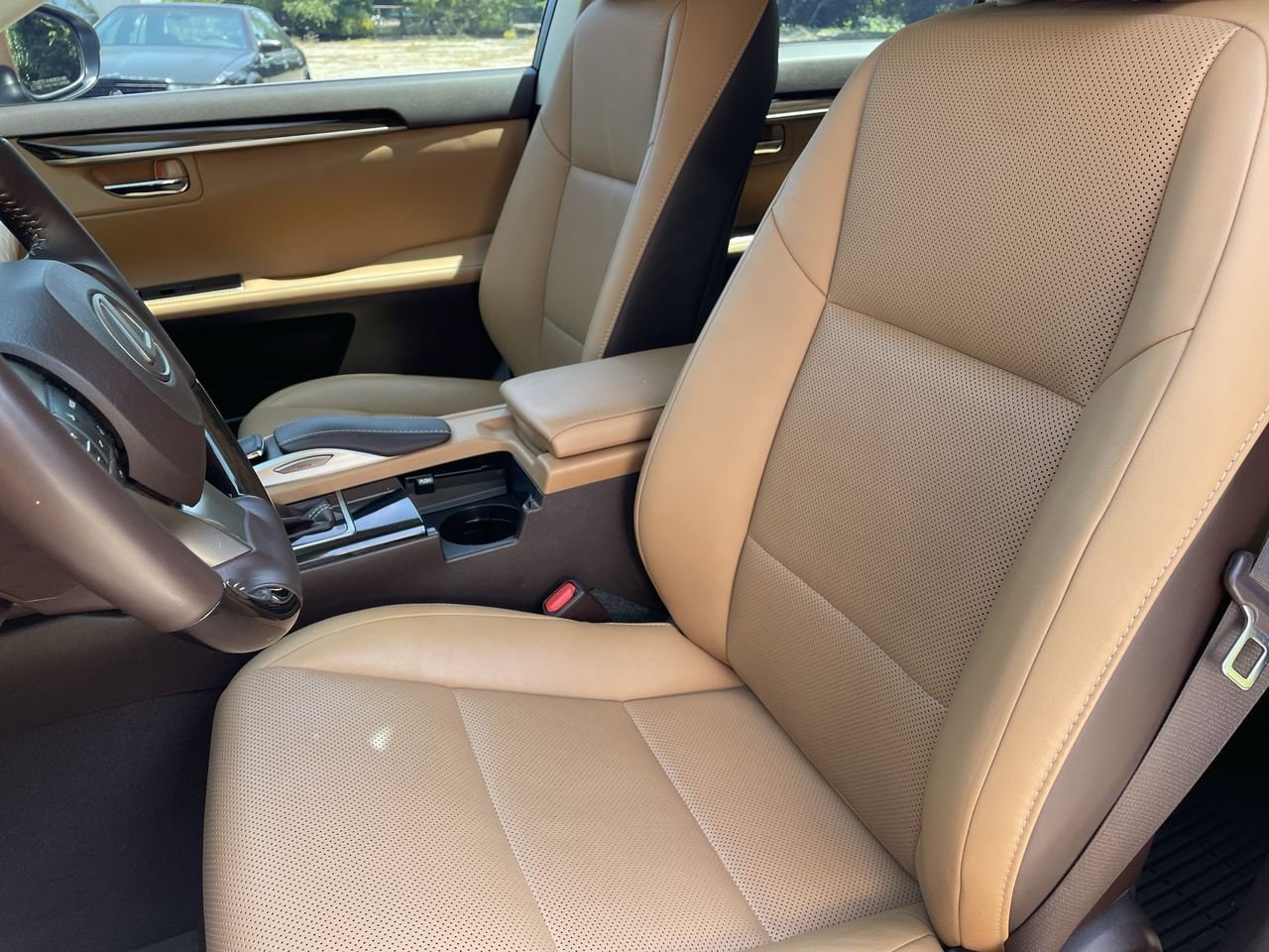 Thumbnail: 2016 Lexus ES - 12