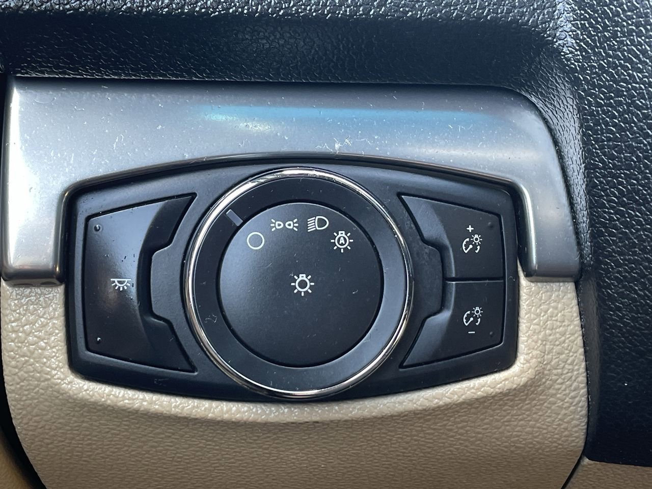 Thumbnail: 2016 Ford Explorer - 26