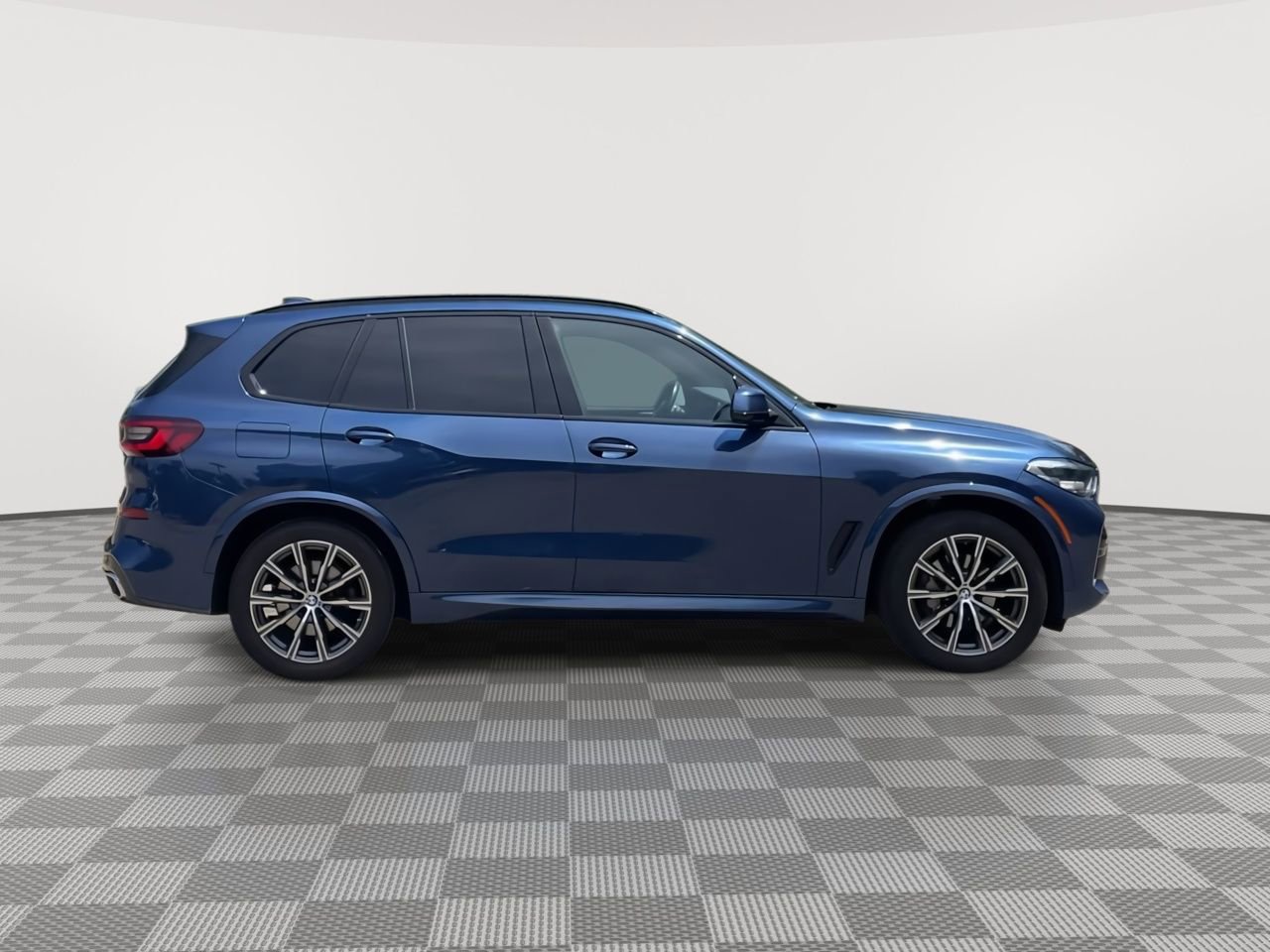 Thumbnail: 2022 BMW X5 - 9
