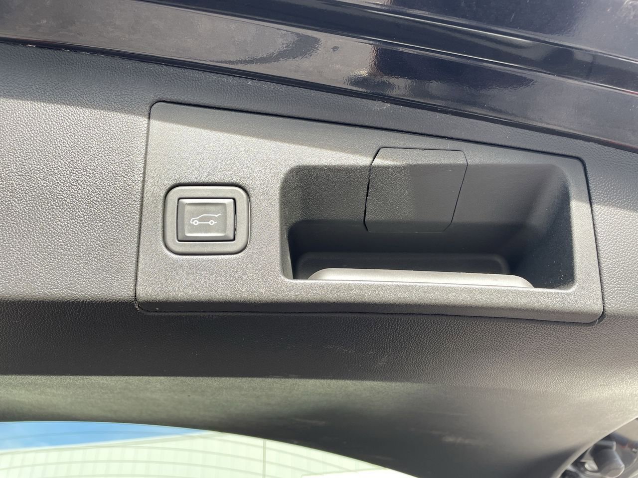 Thumbnail: 2024 Cadillac XT5 - 18