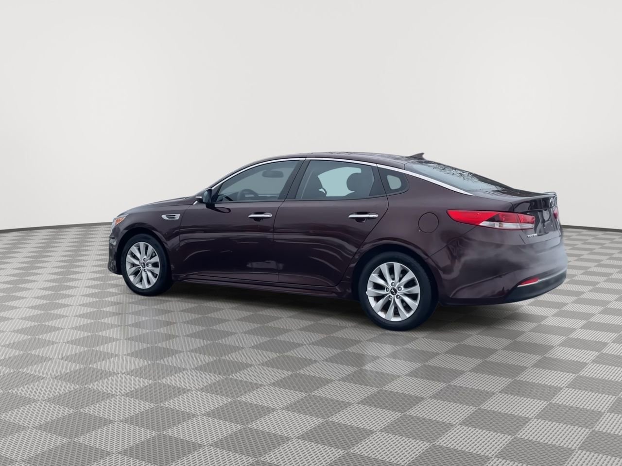 Thumbnail: 2018 Kia Optima - 6
