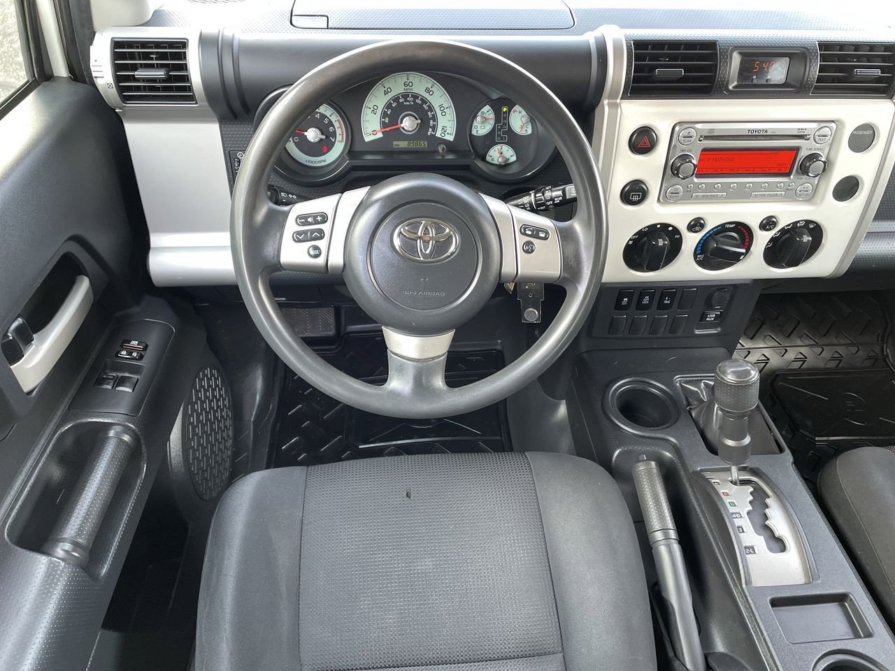 Thumbnail: 2014 Toyota FJ Cruiser - 11
