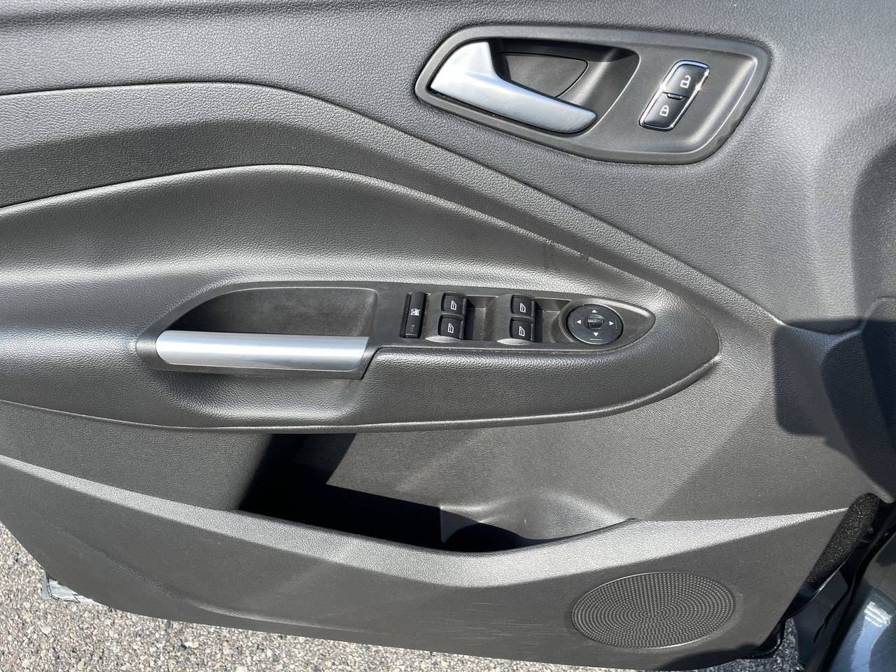 Thumbnail: 2016 Ford Escape - 27