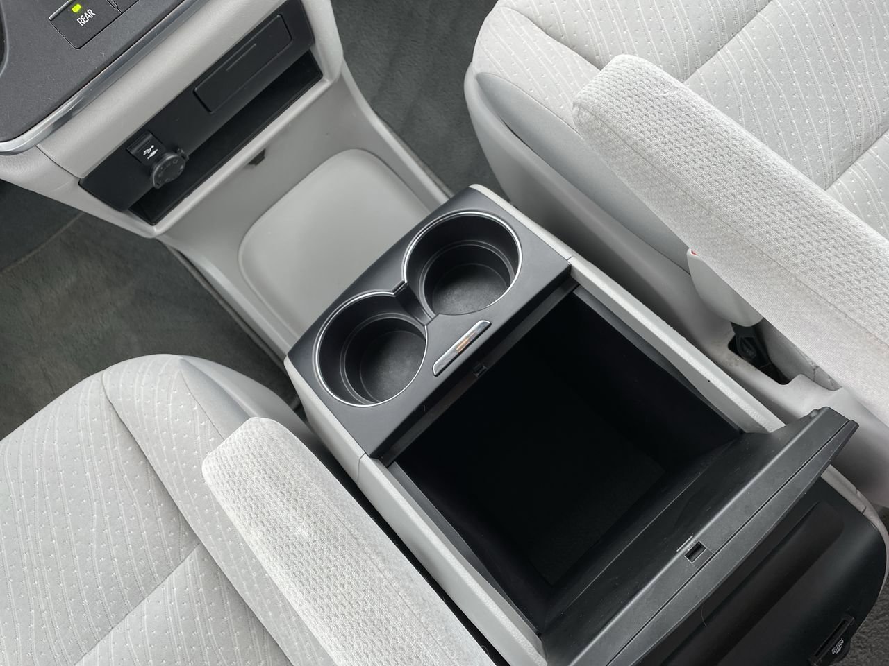Thumbnail: 2019 Toyota Sienna - 22