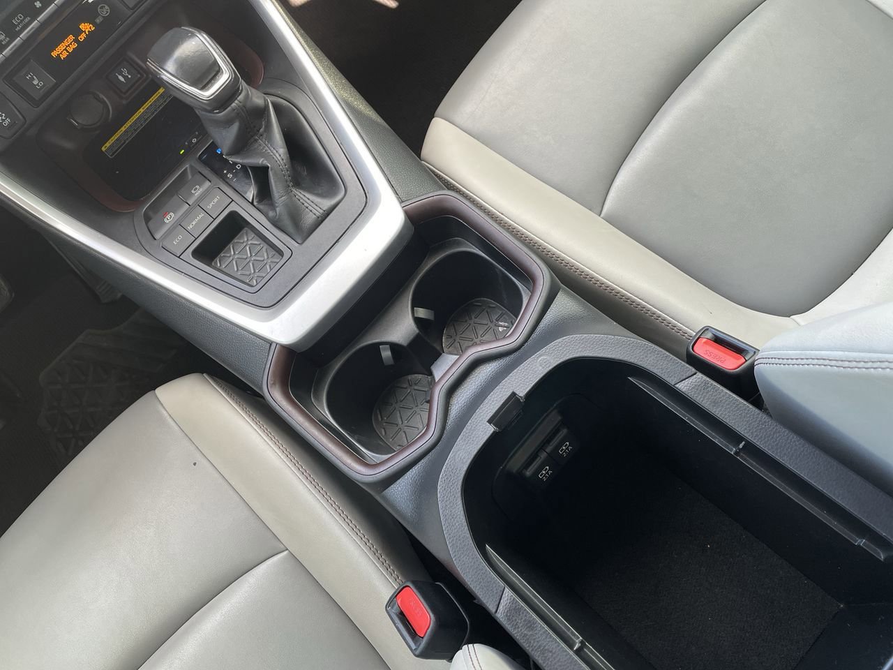 Thumbnail: 2019 Toyota RAV4 - 25