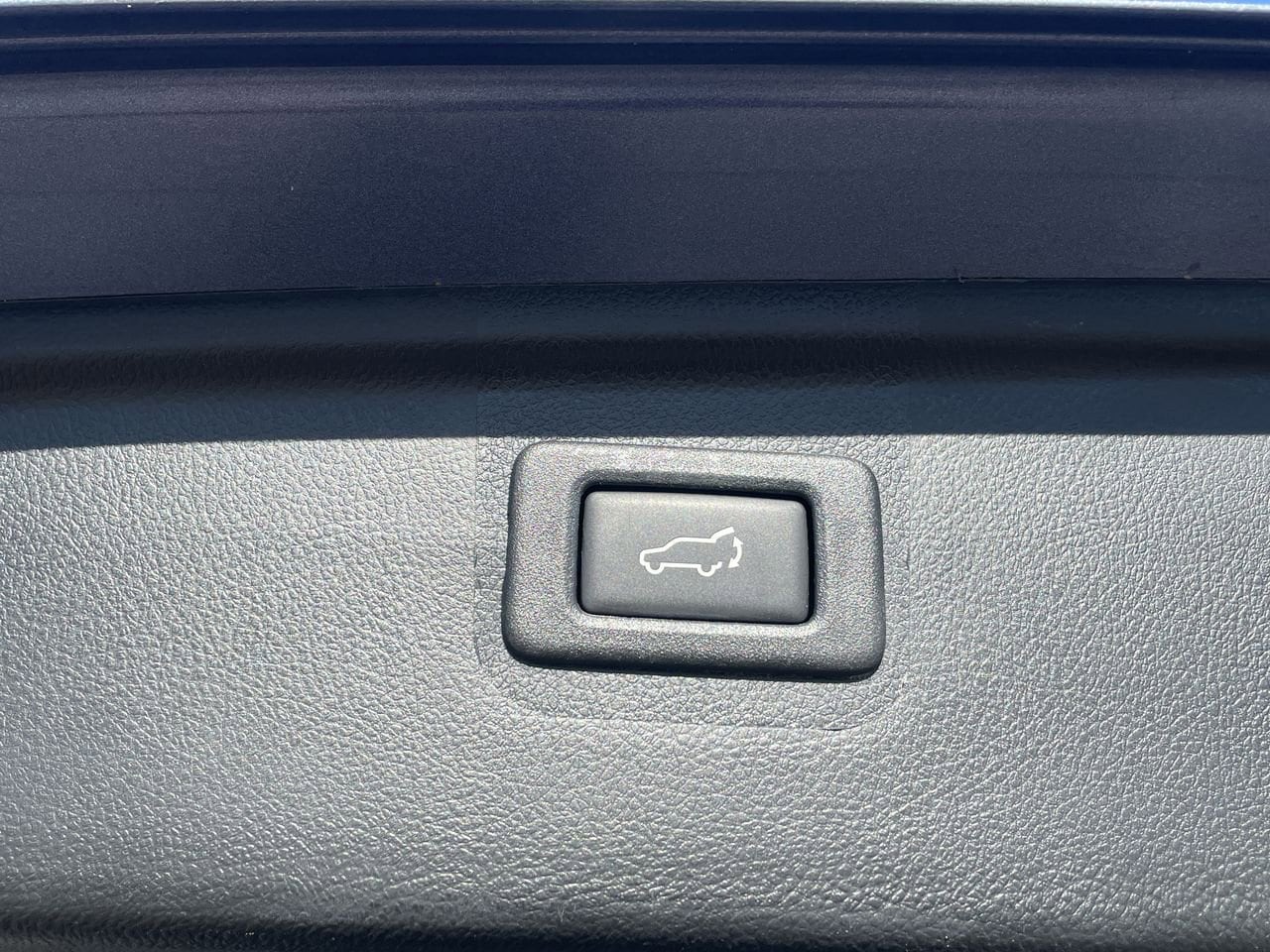 Thumbnail: 2017 Subaru Outback - 18