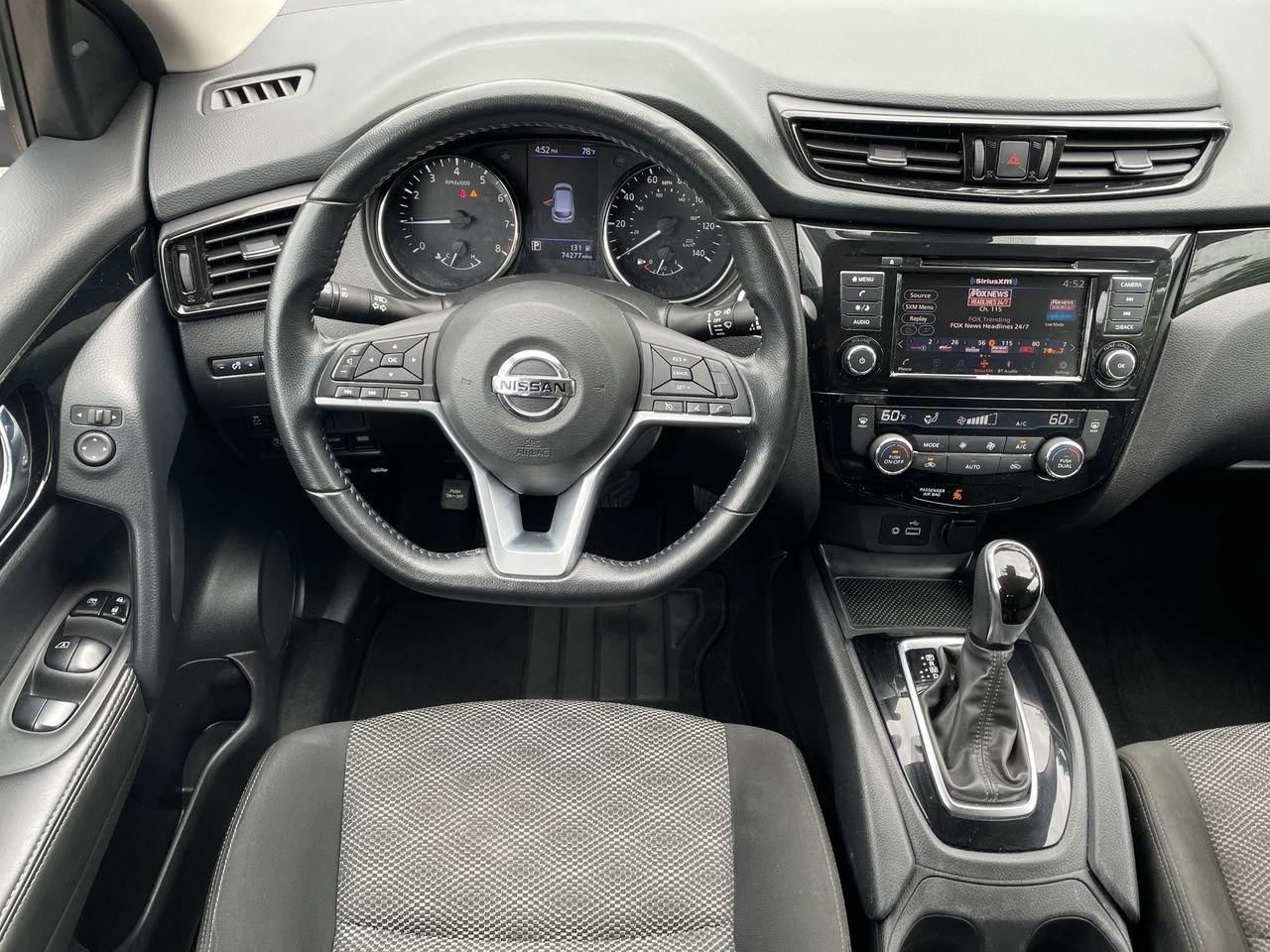 Thumbnail: 2022 Nissan Rogue Sport - 11